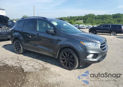2017 Ford Escape Titanium z USA, uszkodzony, nr VIN 1FMCU9J99HUE93325